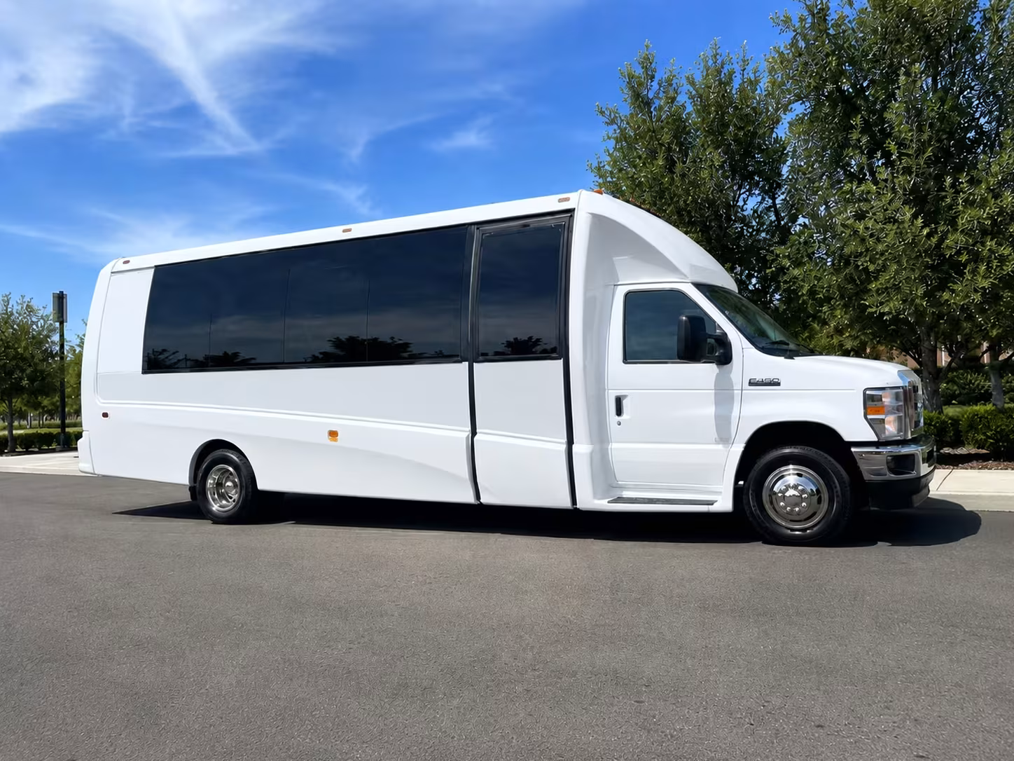 minibus rentals for smaller san mateo field trip groups